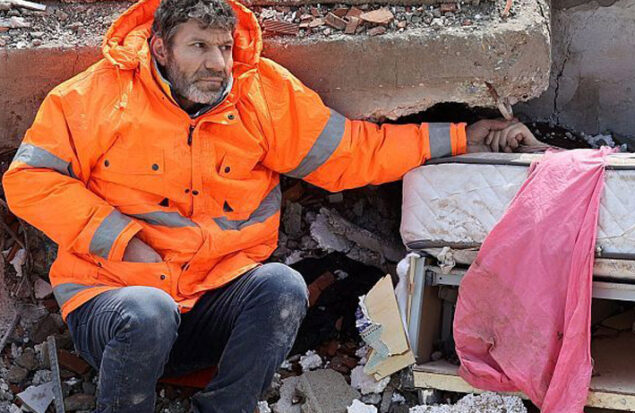 زلزله ترکیه و عکس پدر و دختر