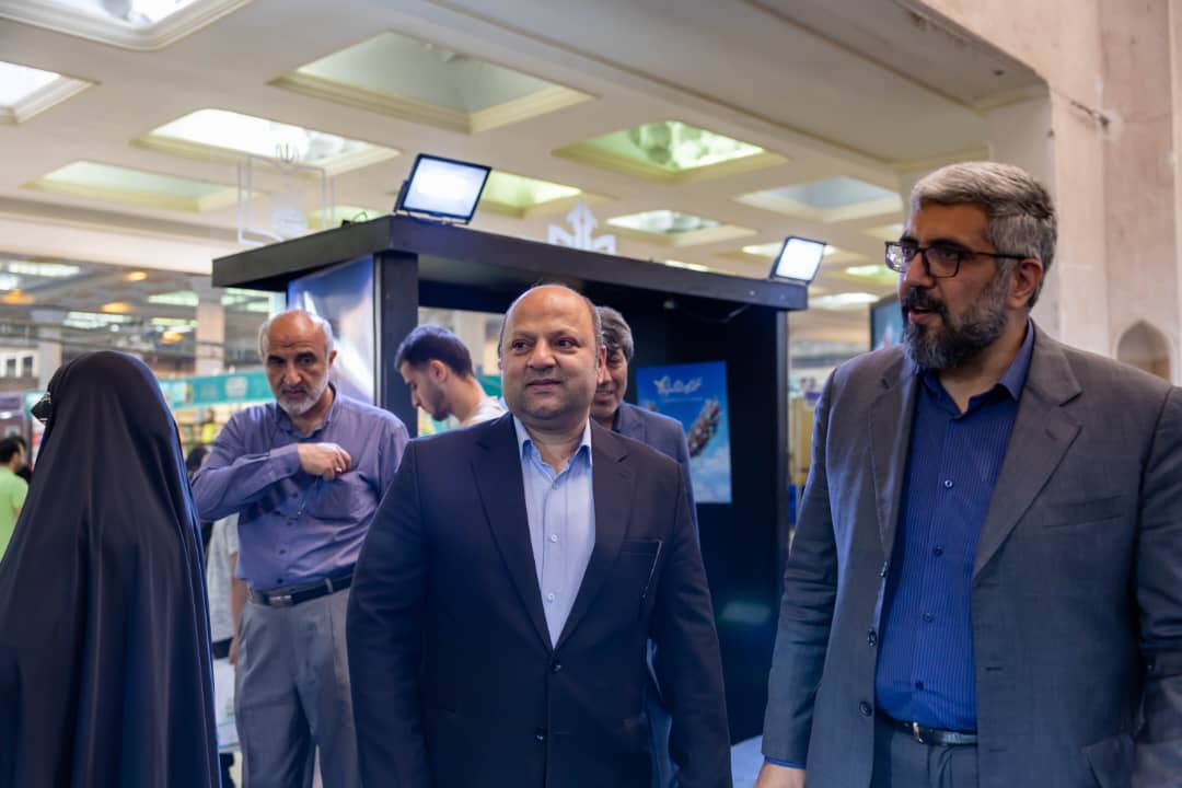 بازدید معاون وزیر ارشاد از نمایشگاه بینالمللی کتاب تهران 9 بازدید محمدرضا نوروزپور معاون امور رسانهای و تبلیغات وزارت فرهنگ و ارشاد اسلامی از نمایشگاه کتاب تهران
